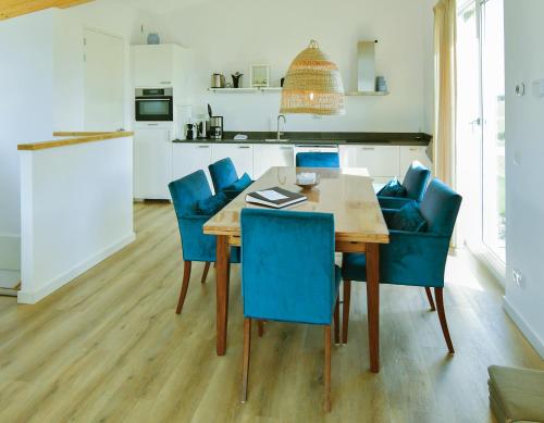 Villa Maroma Mistral Veerse Meer gratis 4 E-bikes gratis laden EV trampoline in Kamperland