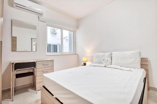 Mercury Penthouse Suite - Sliema Centre - By Haven & Keys Malta - image 5