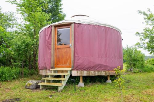 Farm Stay Yurt - 7 min St Albans in Fairfield (VT)