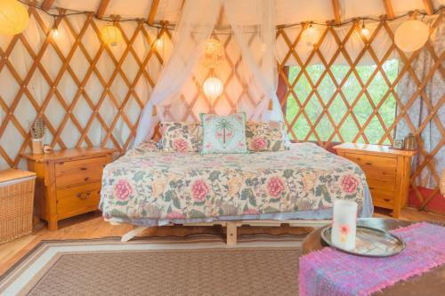 Farm Stay Yurt - 7 min St Albans in Fairfield (VT)