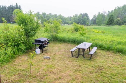 Farm Stay Yurt - 7 min St Albans in Fairfield (VT)