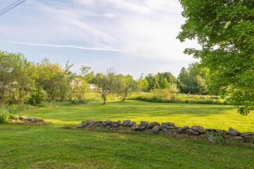 Farm Stay Yurt - 7 min St Albans in Fairfield (VT)