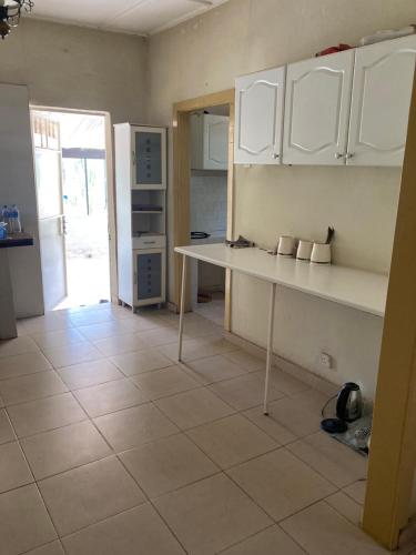 Rest & Recharge Here in 圖赫林