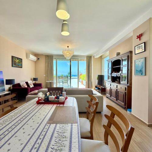 Pinjes Luxury Penthouse & Pool