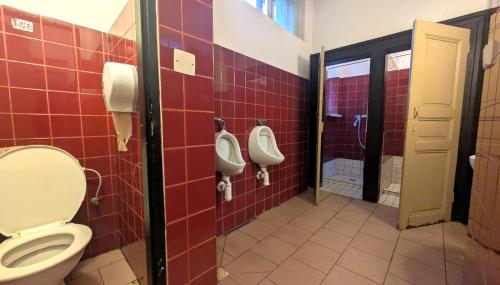 Triple Room with Shared Bathroom image 7