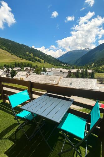 Balkons/terase, Le Studio du Queyras avec vue sur la montagne in Abrī