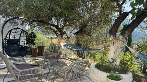 Basil & Guest House in Kefalinija