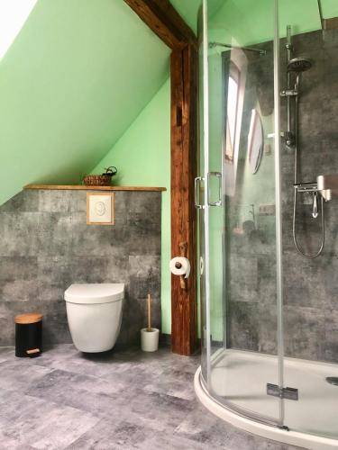Zuhanyzó, Falkenwohnung in Gommern