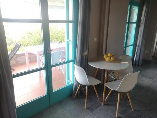 Facilities, The Iconpainter Kalamaki Villa in Mirtia