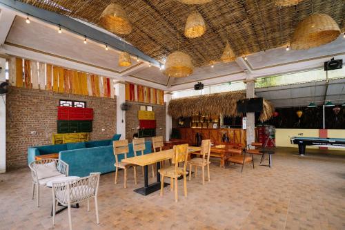 Ha Giang Lotus Hostel Motorbikes and Tours