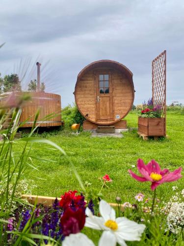 Stand-up tent and Sauna, farm experience BB in 邁埃塔古瑟
