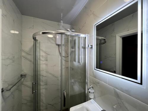 淋浴間, Cowley, Oxford House in 考利