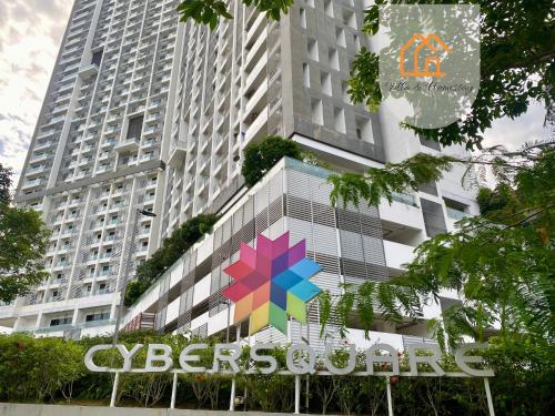 The Bureau - Smart Suites Cyber 1