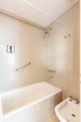 One-Bedroom Apartment image 10