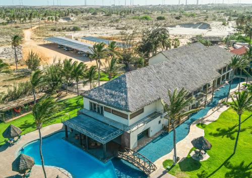 Exterior view of Hotel Casa do Mar