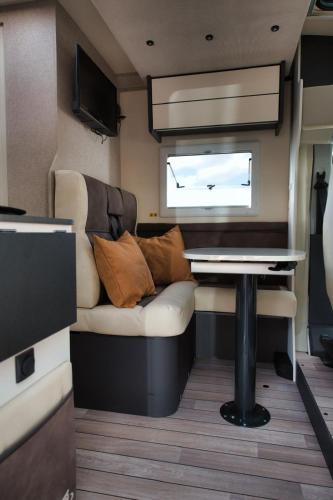 Létesítmények, JR Autocaravanas in El Hierro