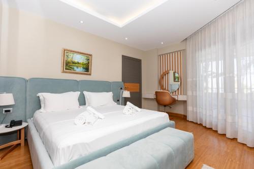 Superior Suite with Sea View room in Imperial Visar Hotel