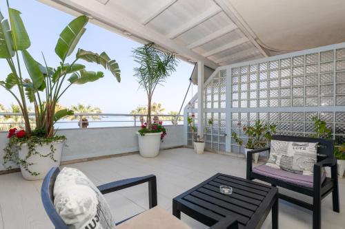 Superior Suite with Sea View image 3