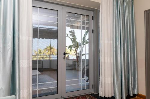 Superior Suite with Sea View image 8
