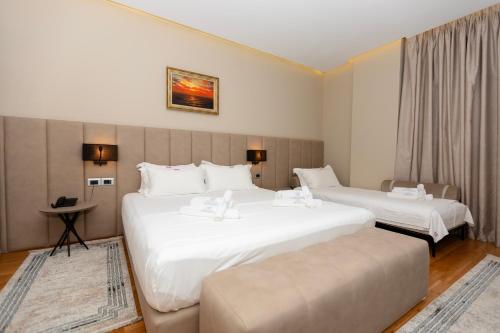 Triple Room with Balcony room in Imperial Visar Hotel