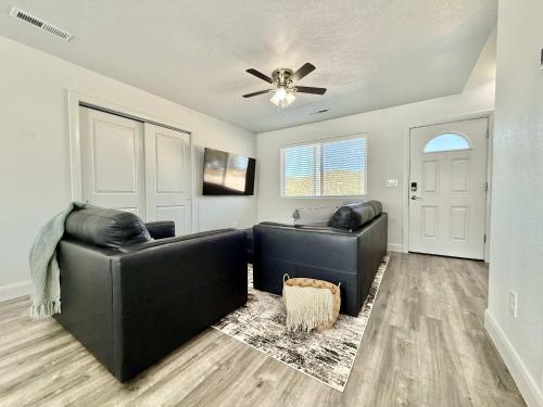 Townhome in Glendale UT near Zion with hot tub - image 3