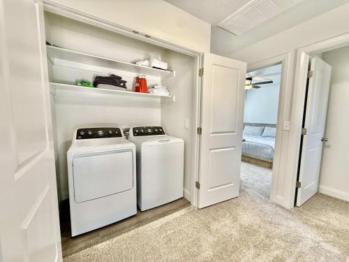 Townhome in Glendale UT near Zion with hot tub - image 6