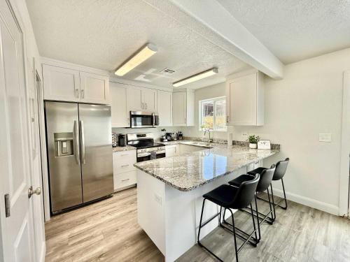 Townhome in Glendale UT near Zion with hot tub - image 11