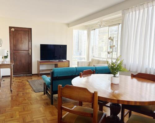 Apartamento con hermosa vista y soleado en Sopocachi - image 3