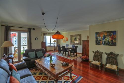 

Monumental Apartment