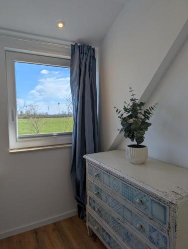 Emden - Ferienwohnung mit Kanal-Blick, Эмден (фото 4)