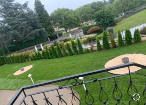 Maison jardin barbecue parking in Montbéliard