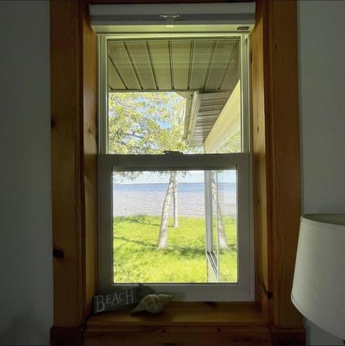 Cozy Cottage on Indian Lake with AC, Manistique (photo 2)