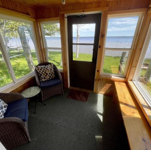 Cozy Cottage on Indian Lake with AC, Manistique (photo 8)