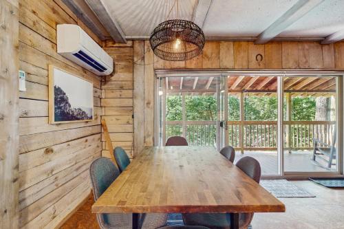 The Mountain Perch in 米斯河(NC)