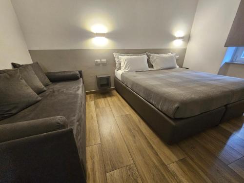 Sarzana's Rooms