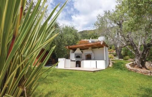 Exceptional Villa with Sea View, Pool & Privacy in Carros