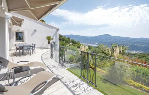 Exceptional Villa with Sea View, Pool & Privacy in Carros