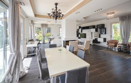 Exceptional Villa with Sea View, Pool & Privacy in Carros