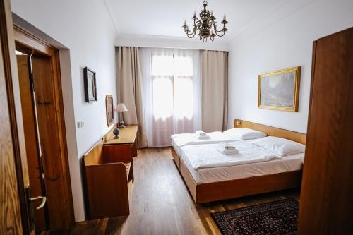 Hotel Šipka - image 12