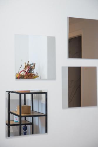 The Athenian Chic - image 12