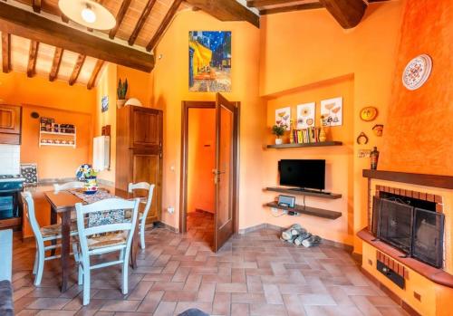 Private Tuscan Villa with Stunning Hill Views in Мурло