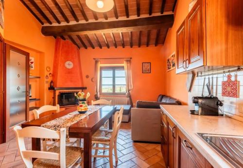 Private Tuscan Villa with Stunning Hill Views in Мурло