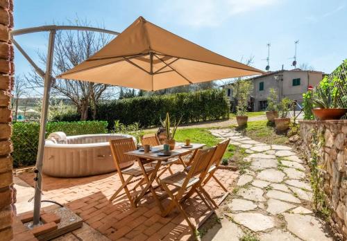 Private Tuscan Villa with Stunning Hill Views in Мурло