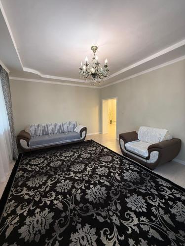 Двухэтажный дом в центре на 6-10 человек (Двухэтажныи дом в центре на 6-10 человек) in Uralsk