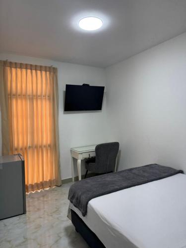 Deluxe Double Room image 10