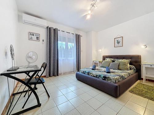Maison avec jardin privatif a 3KM des plages in Frejus