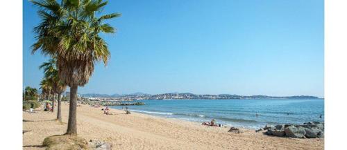 Maison avec jardin privatif a 3KM des plages in Frejus