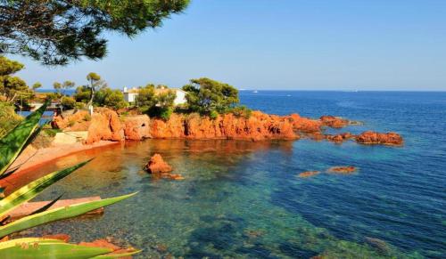 Maison avec jardin privatif a 3KM des plages in Frejus