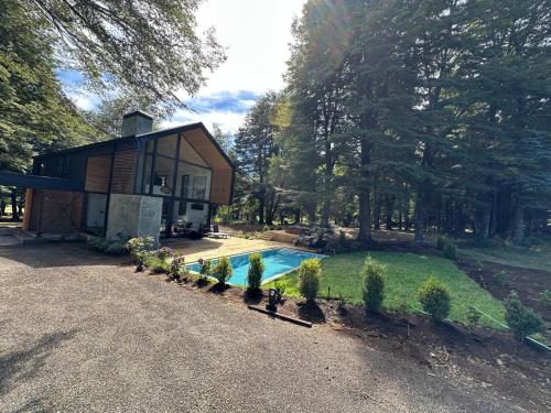 Casa vista al Volcán (Casa vista al Volcan) in Pucon Waterfront