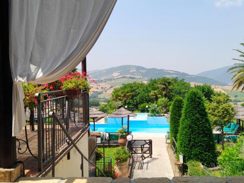 Peldbaseins, La Valle Del Sole Country House in Sant' Ippolito